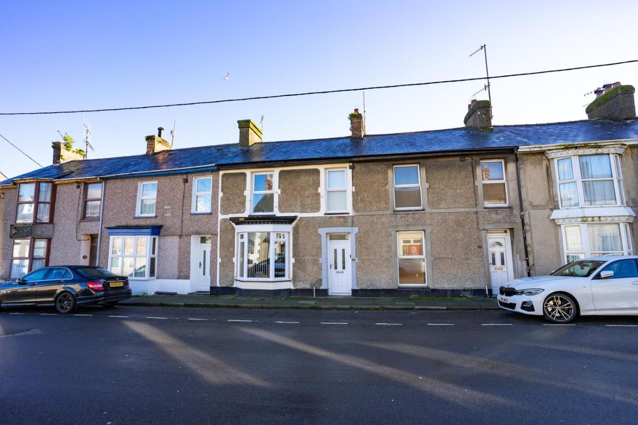 Newly-Renovated, Mid-Terrace Cottage In Porthmadog Exterior foto